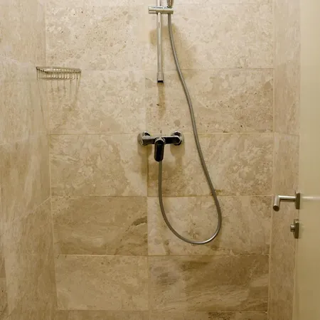 Turquoise Хостел Бухарест