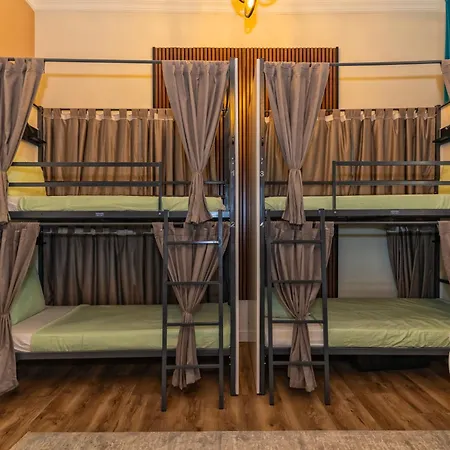 Turquoise Hostel *