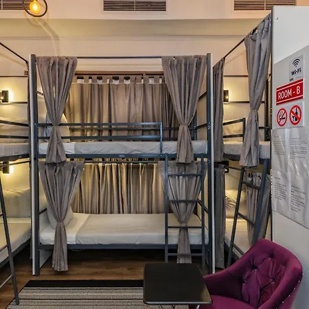 Turquoise Hostel *
